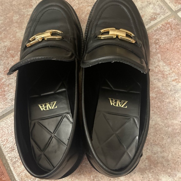 Zara size 37 Black Leather Chunky Gold Buckle Loafer - Picture 6 of 7
